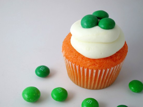 St. Patrick's Day Cupcakes | Shake Bake and Party